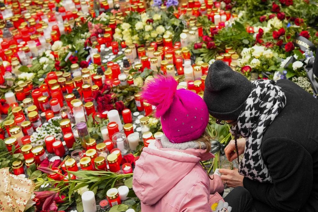 Fri. 9:02 a.m.: Czechs are coming to grips with the worst mass shooting in the country's history in which 14 died | News, Sports, Jobs - Vimarsana News